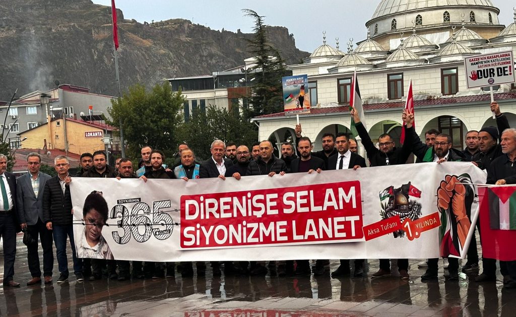 Gazze ve Doğu Türkistan için yürüyüş yapıldı