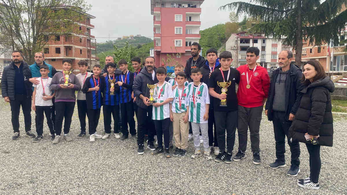 Çatak İmam Hatip Ortaokulu başarılarına devam ediyor.